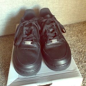 Youth Black AF1’s